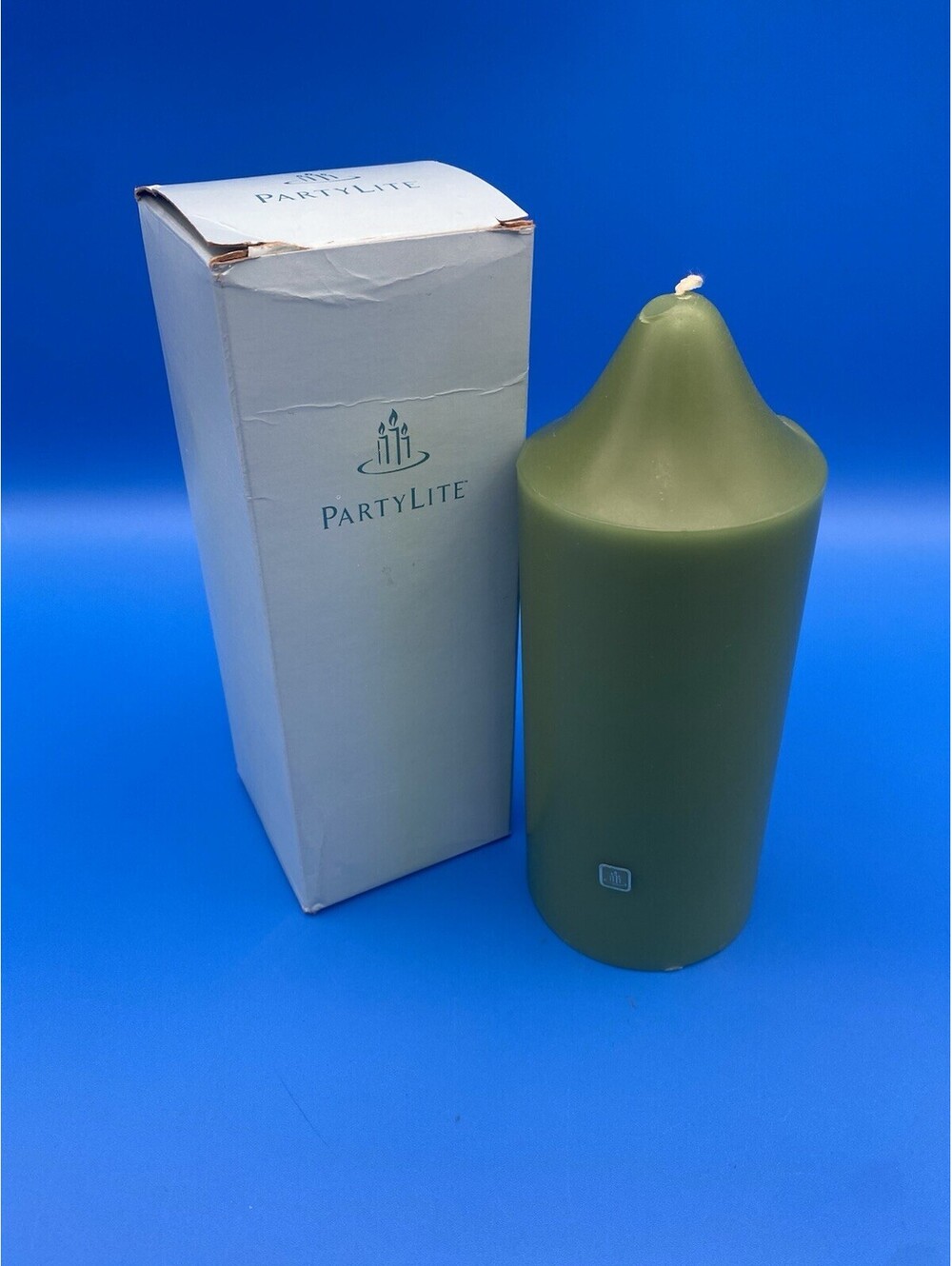 PartyLite Green Apple Scented Pillar Candle - 7" Tall - New in Box - #S3751